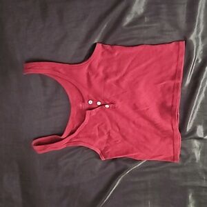 maroon tank top